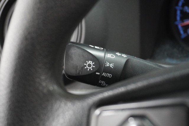 Used 2022  Toyota SR image 19