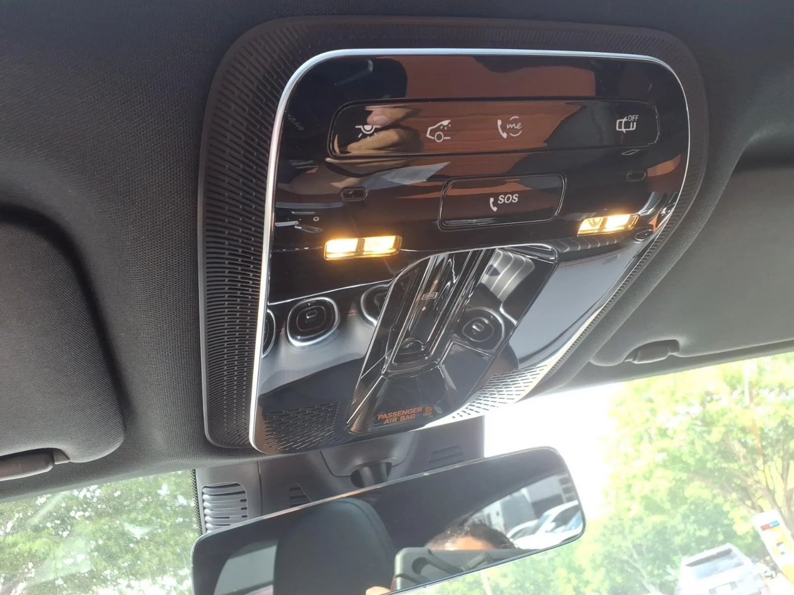 Certified Used 2025 Polar White Mercedes-Benz GLC 300 image 31