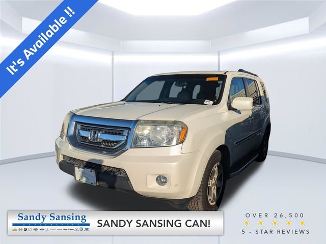 Used 2011 White Honda Touring image 1