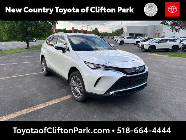 2023 Toyota Venza XLE Hybrid AWD's photo