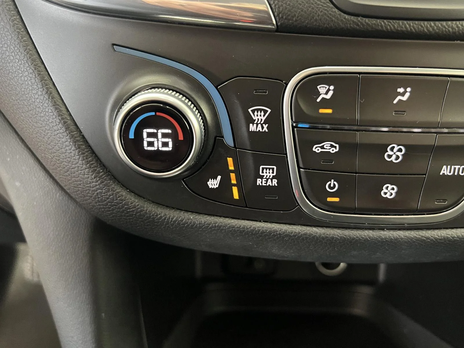 Used 2018 Cajun Red Tintcoat Chevrolet LT image 17