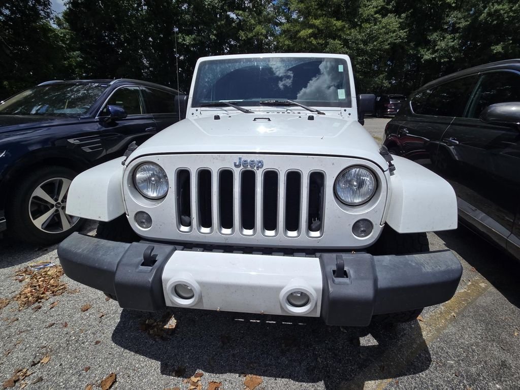 Used 2016 White Jeep Sahara image 5