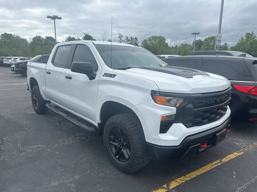 2023 Chevrolet Silverado 1500 Custom Trail Boss 4X4 Crew Cab Short Box's photo
