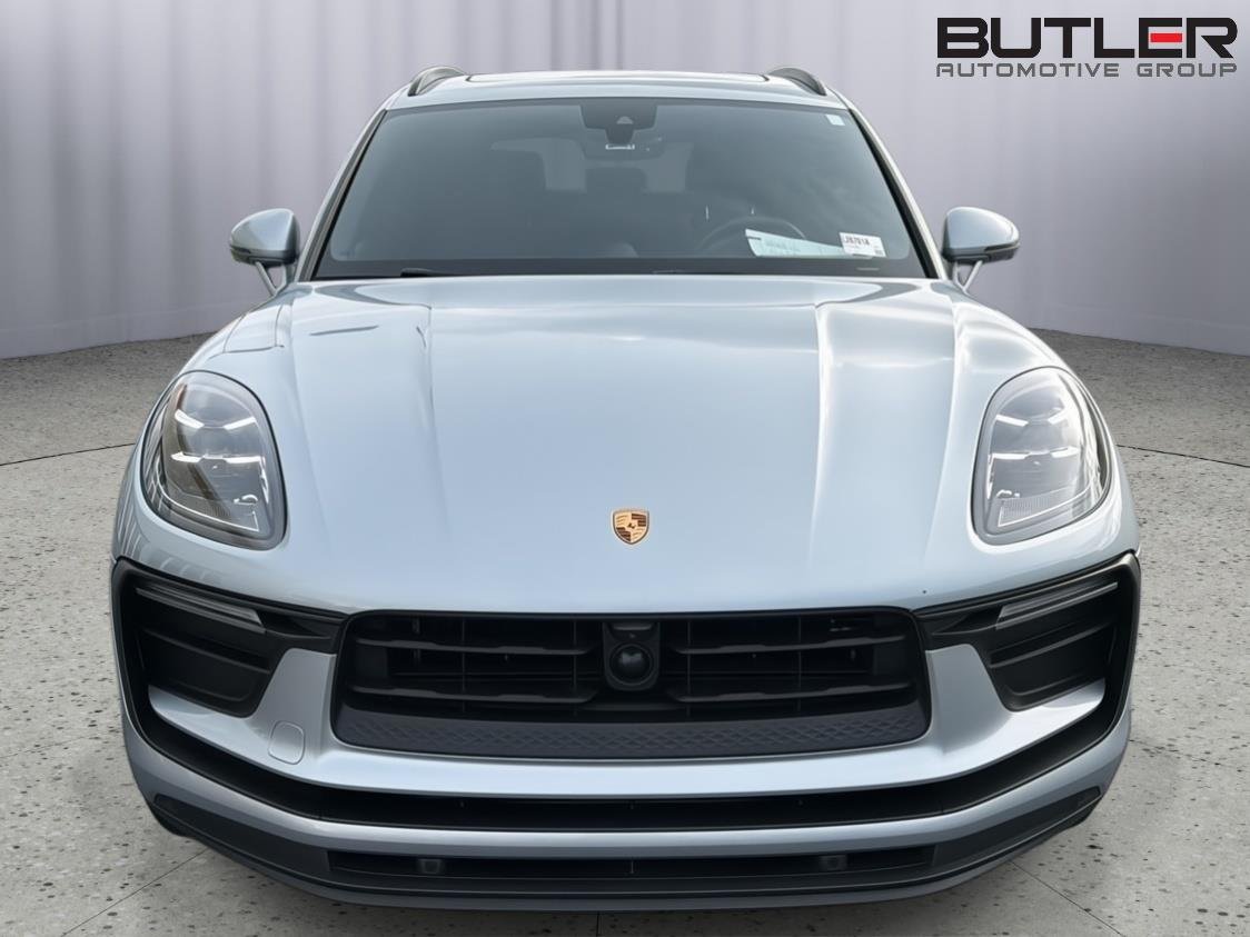 Used 2023 Dolomite Silver Metallic Porsche T image 9