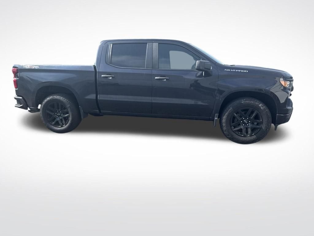 Used 2022 Gray Chevrolet Custom image 4