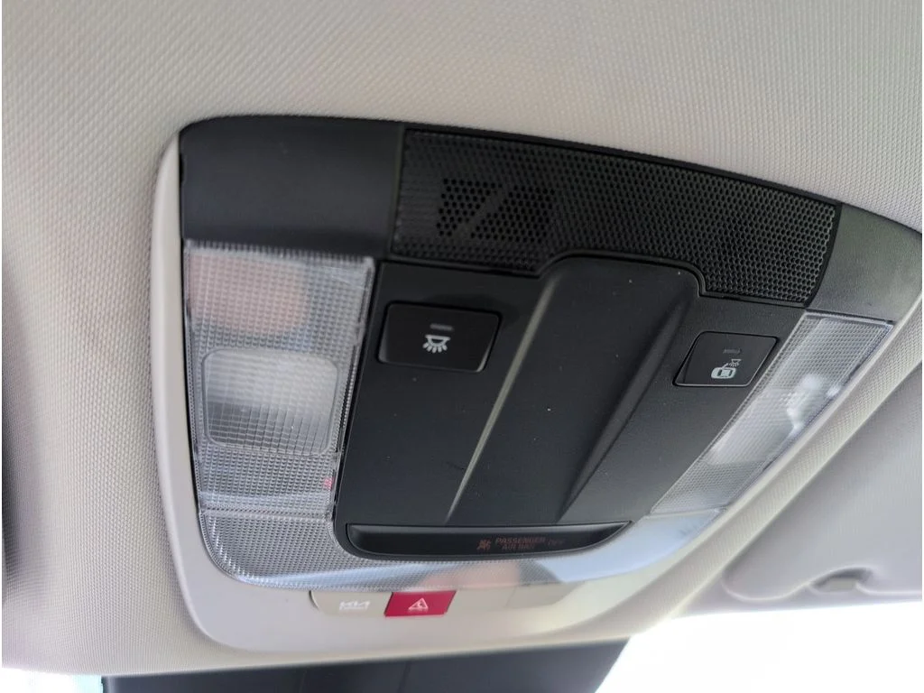 2025 Kia K5 LXS - Photo 27
