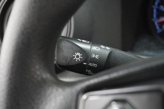 Used 2022  Toyota SR image 19