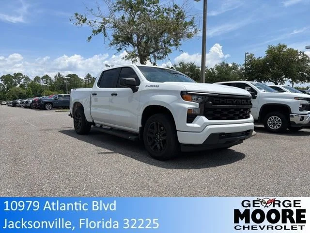 2022 Chevrolet Silverado 1500 Custom 4X4 Crew Cab Short Box's photo