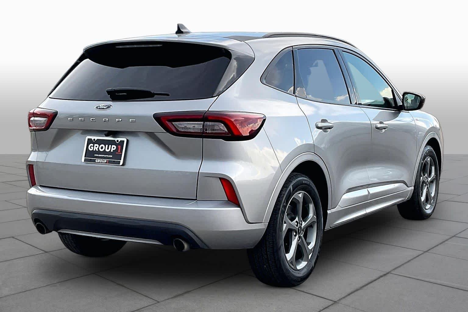 Used 2024 Iconic Silver Metallic Ford ST-Line image 13