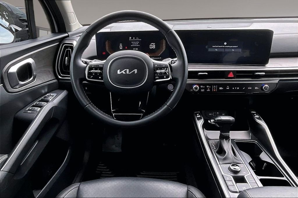 Used 2024 White Kia X-Line EX image 5