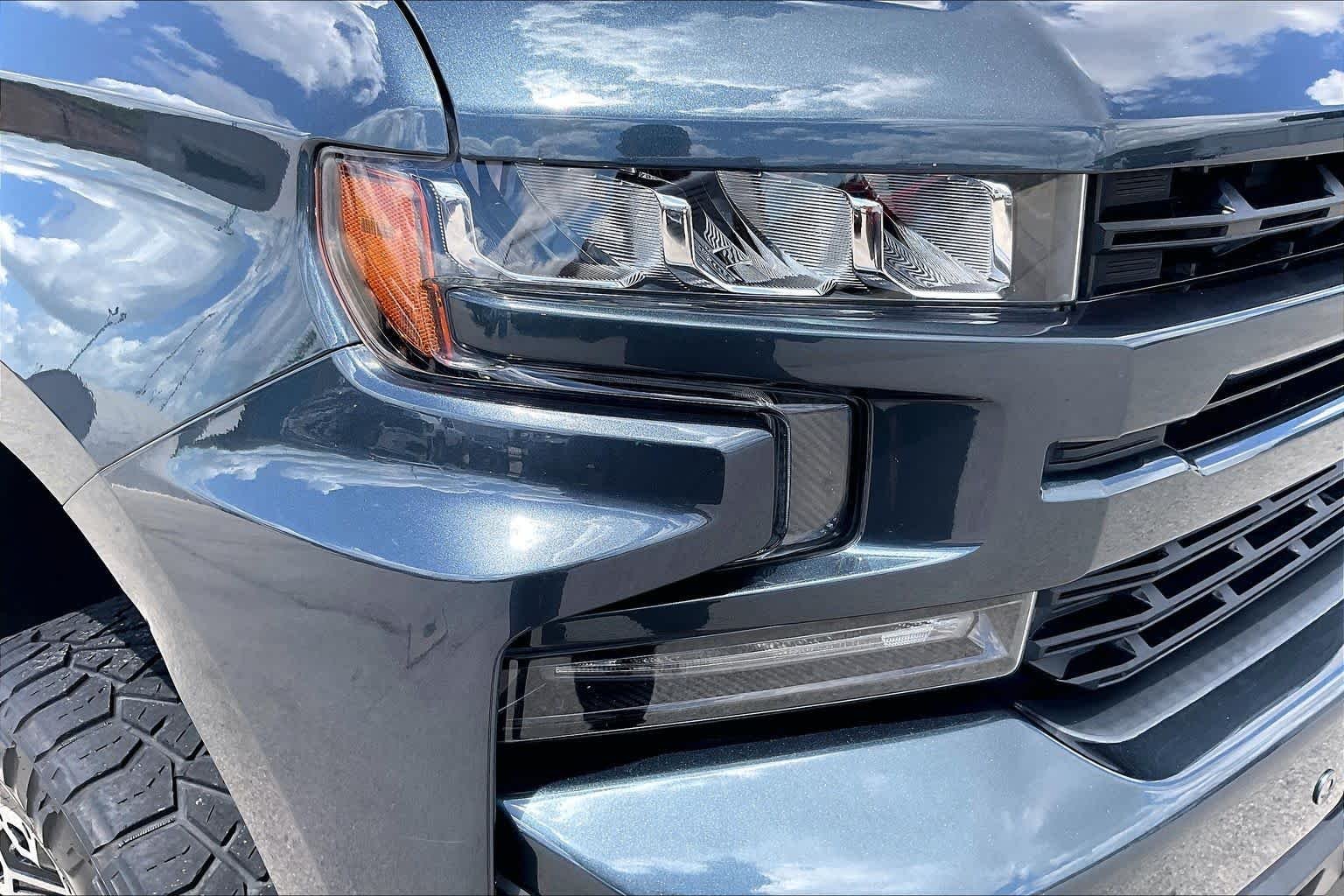 Used 2019 Shadow Gray Metallic Chevrolet RST image 27