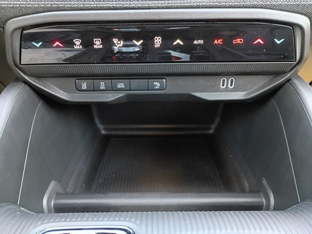 New 2026 Red Hot Pearl-Coat Exterior Paint Jeep Laredo image 17