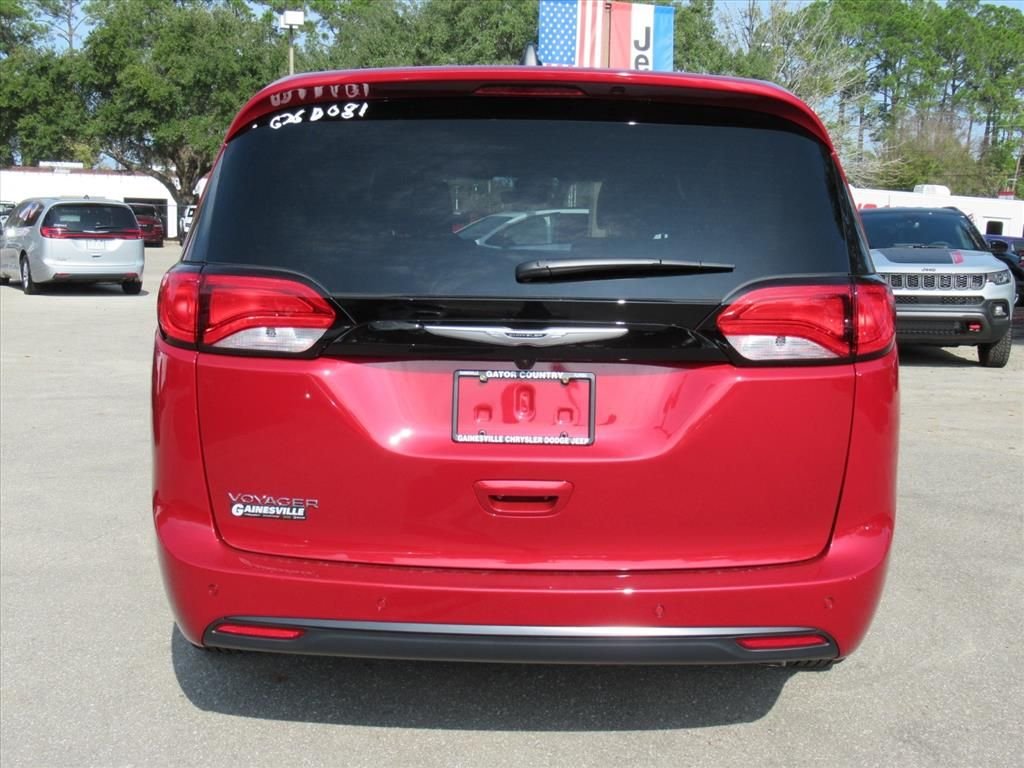 New 2026 Red Hot Pearl-Coat Exterior Paint Chrysler LX image 5