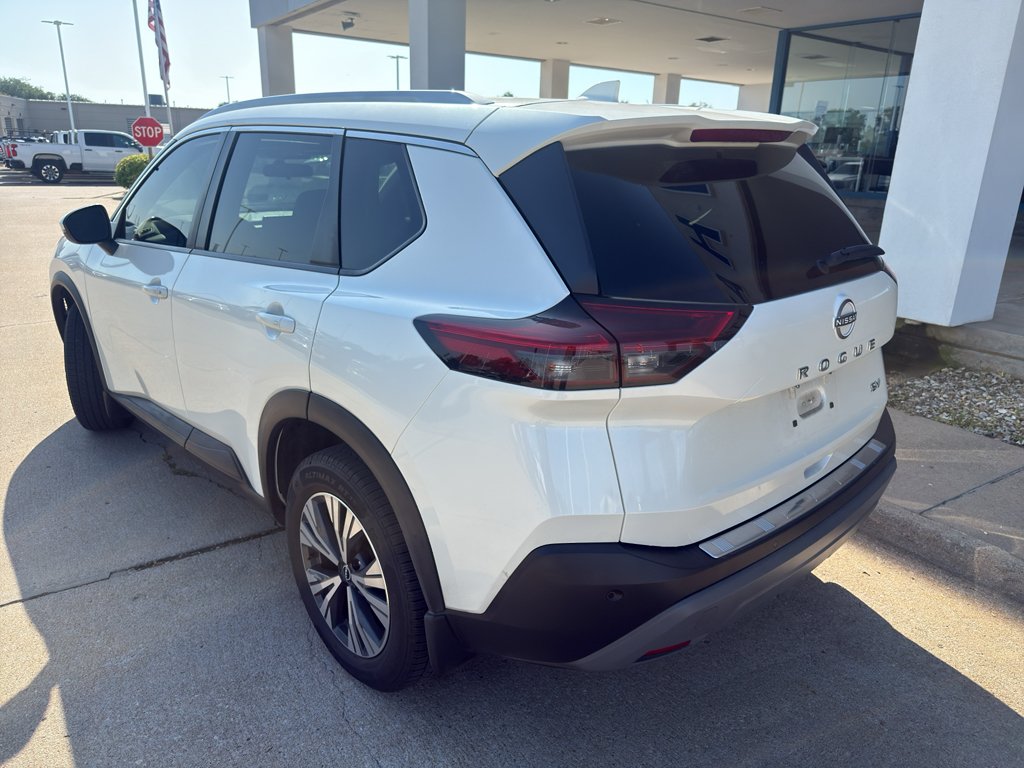 Used 2022  Nissan SV image 12