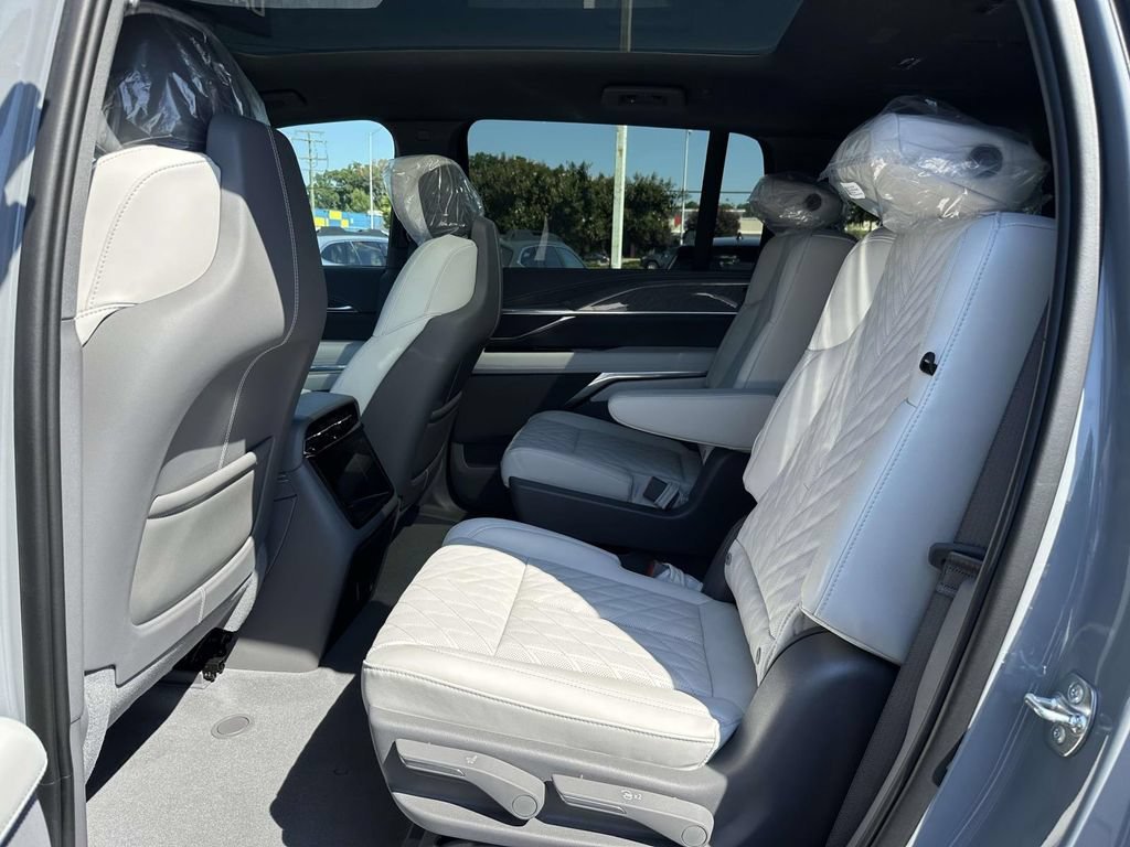 2026 Cadillac Escalade IQ Sport - Photo 38