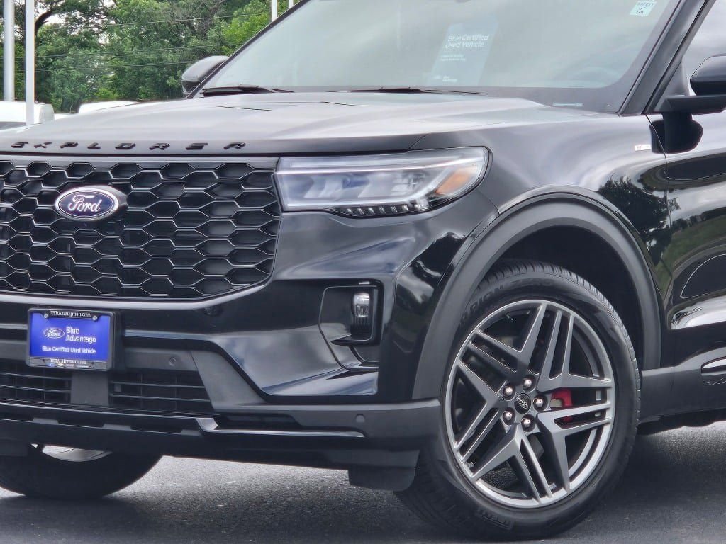 Certified Used 2025 Black Metallic Ford ST-Line image 2