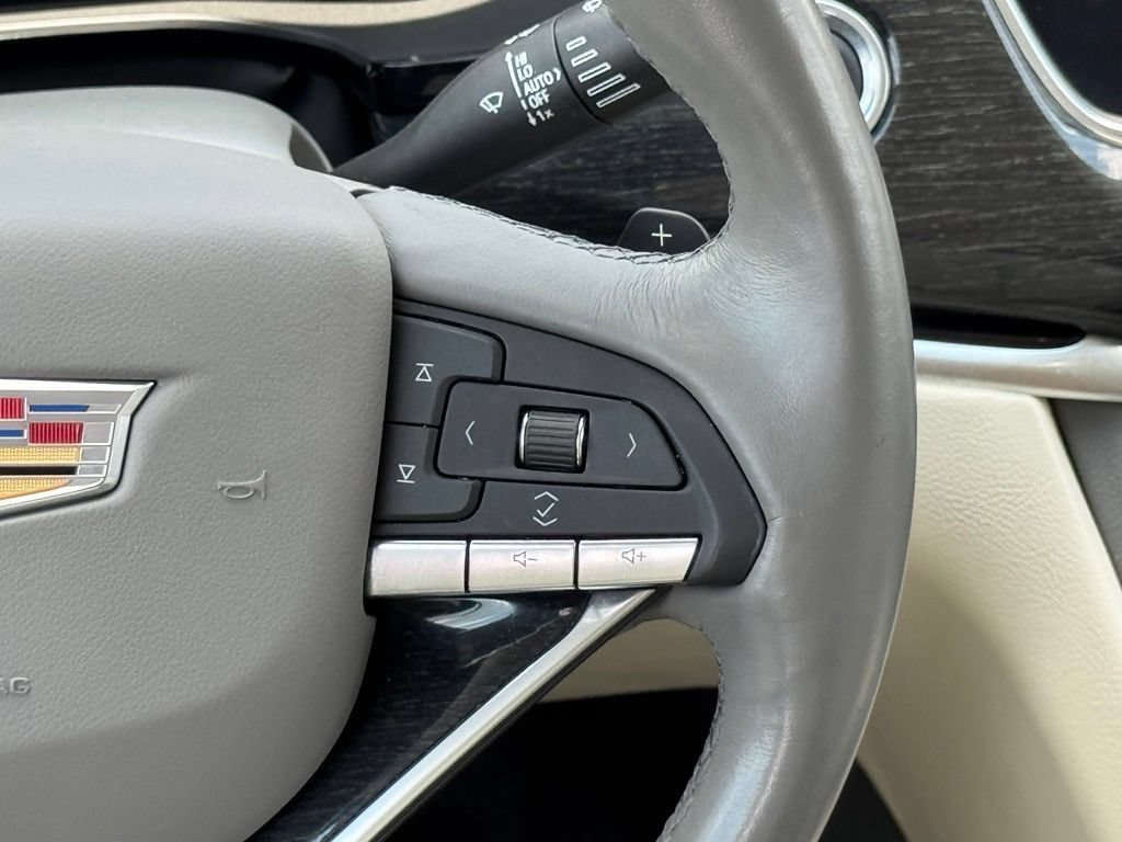 Used 2020 CRYSTAL WHITE TRICOAT Cadillac FWD Premium Luxury image 27