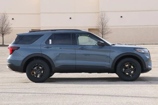 New 2026 Vapor Blue Metallic Ford Tremor® image 68
