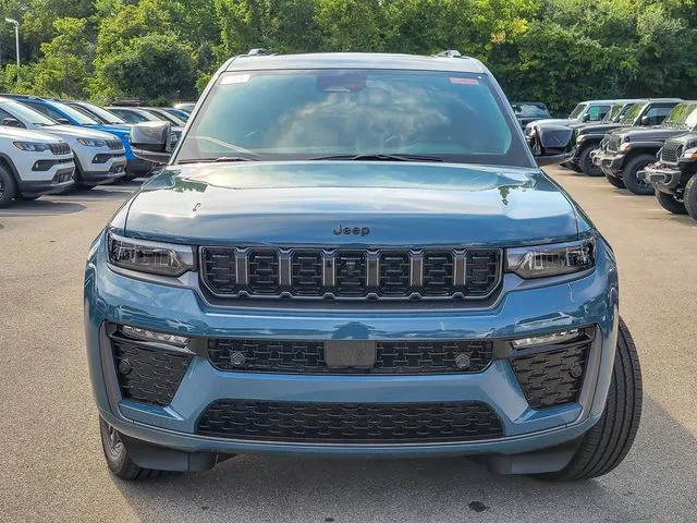New 2027 Steel Blue Paint Jeep Limited Reserve image 4