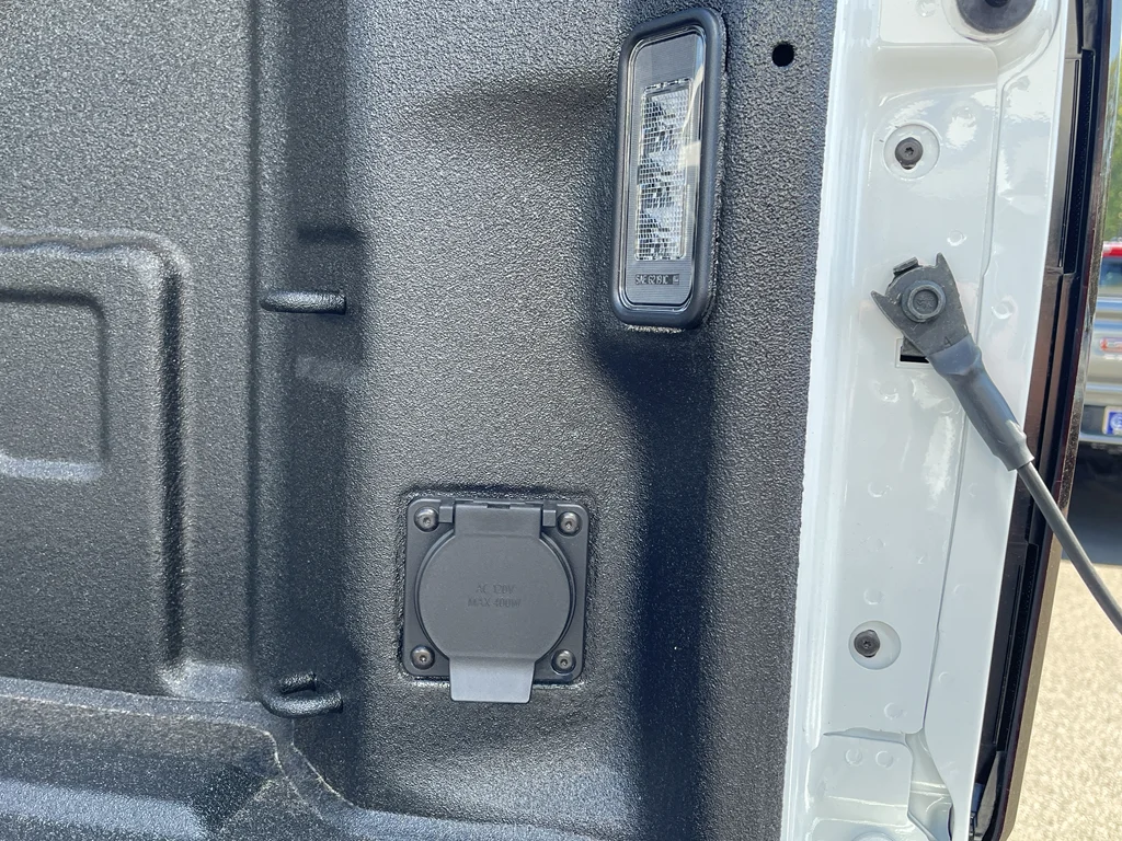 2025 GMC Sierra 3500HD SLT - Photo 10