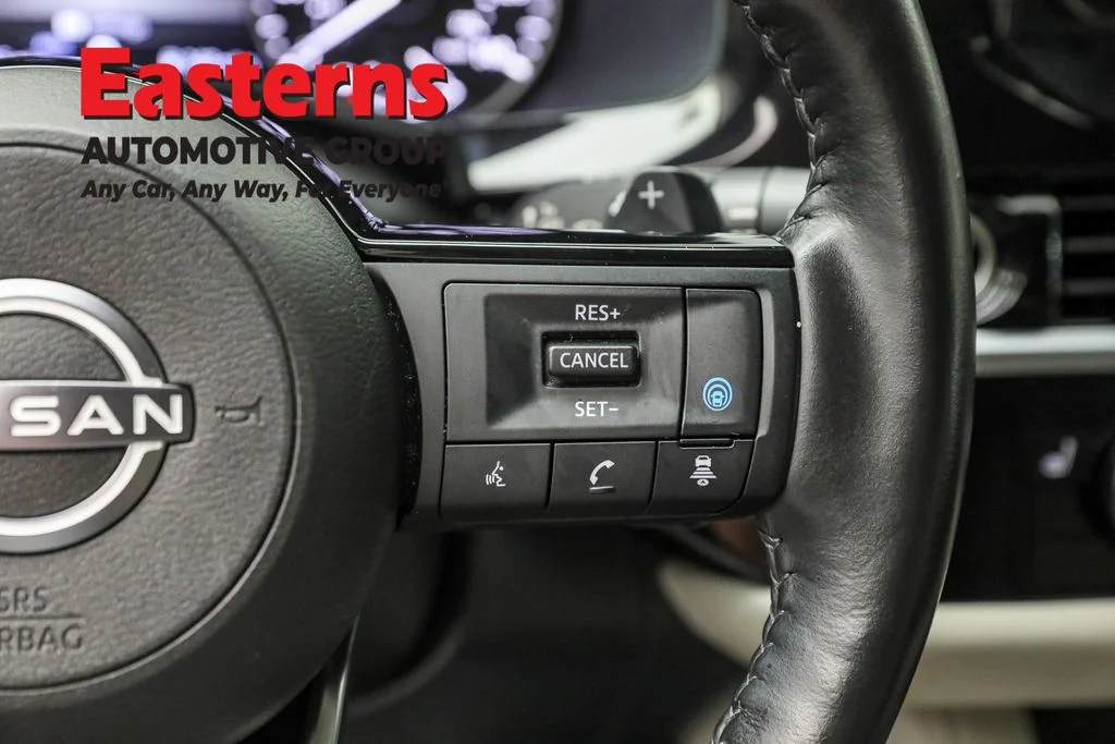 Used 2023 Gray Nissan SL image 15