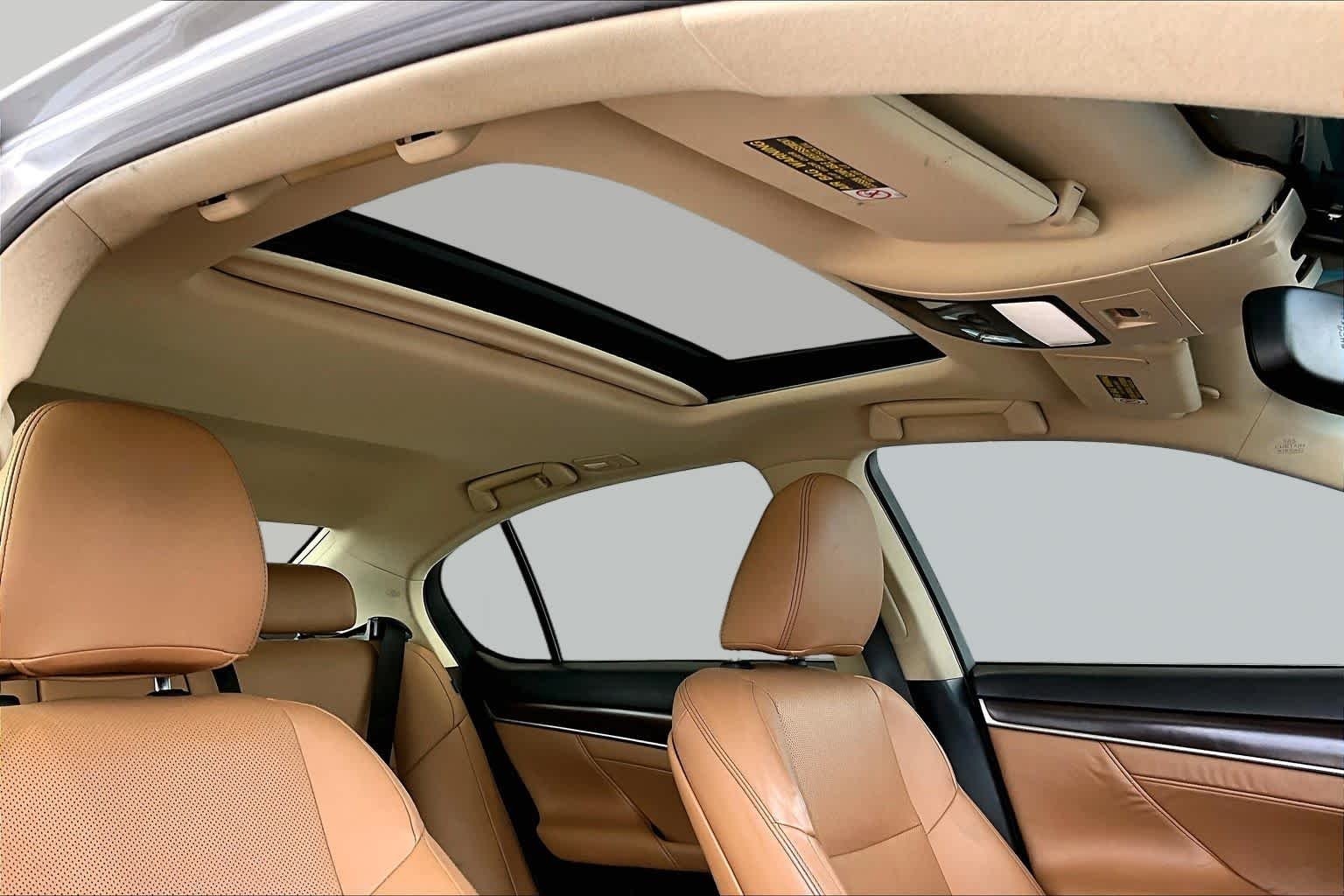 Used 2013 Liquid Platinum Lexus  image 13