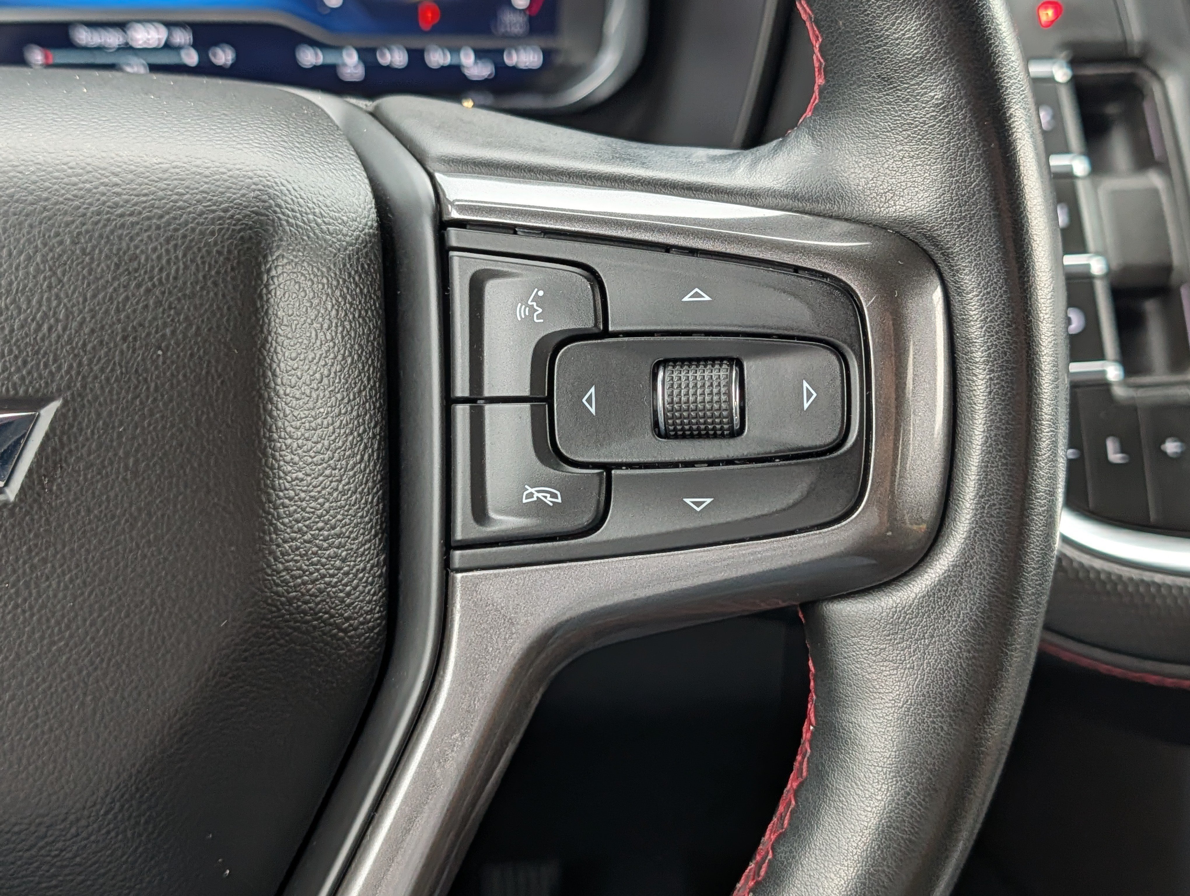 2023 Chevrolet Suburban RST - Photo 30