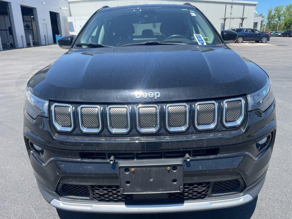 Used 2022 Diamond Black Crystal Pearlcoa Jeep Limited image 8