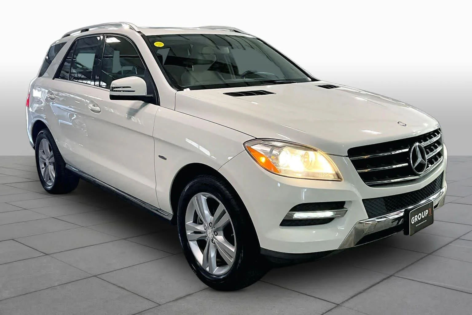 Used 2012 Arctic White Mercedes-Benz ML 350 image 3