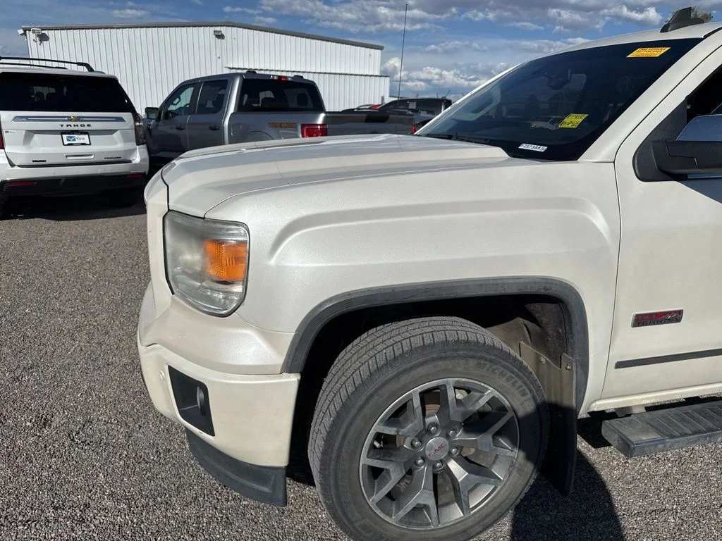 Used 2015 White Diamond Tricoat GMC SLT image 14