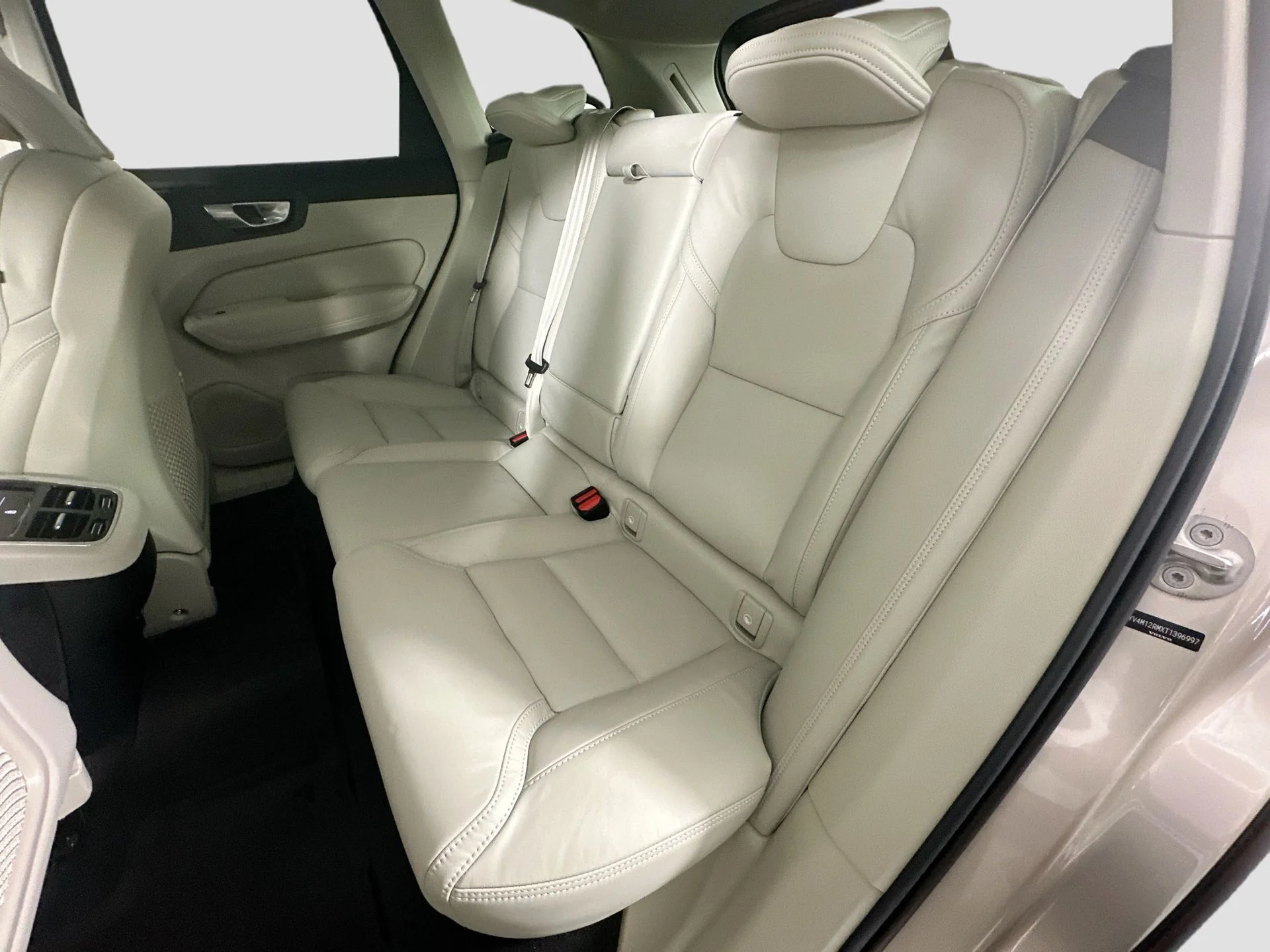 New 2026 Bright Dusk Volvo Ultra image 26