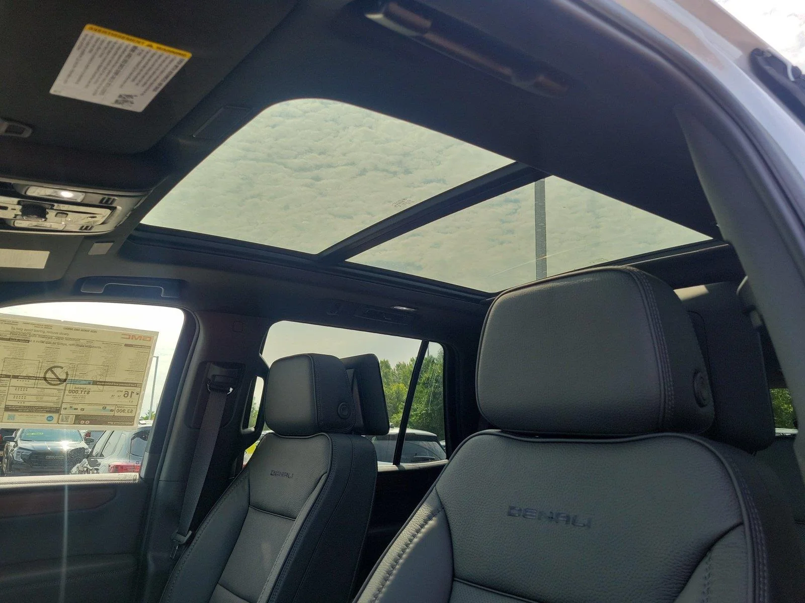 2026 GMC Yukon Denali - Photo 31