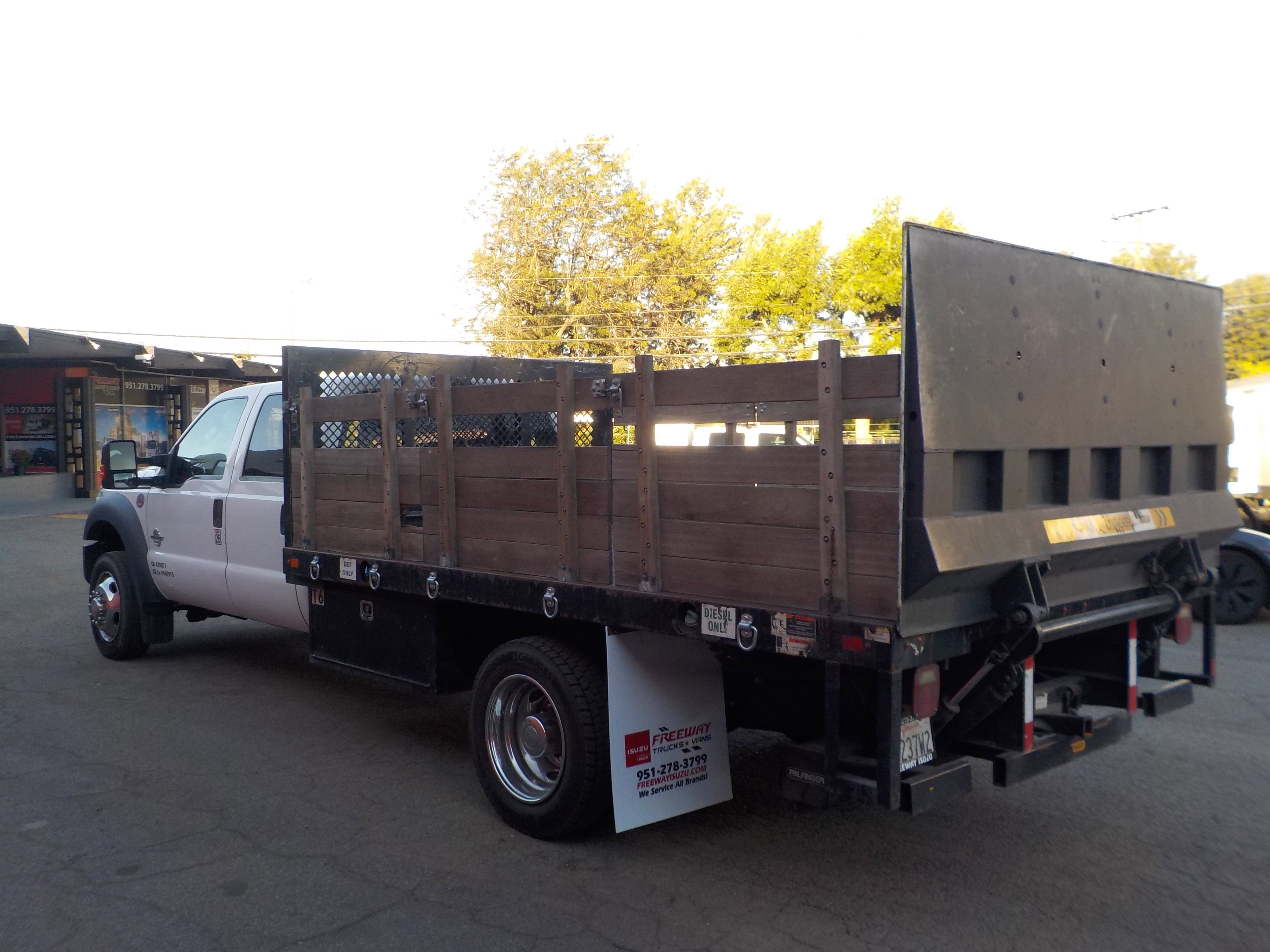 2016 Ford F-550 - Photo 25