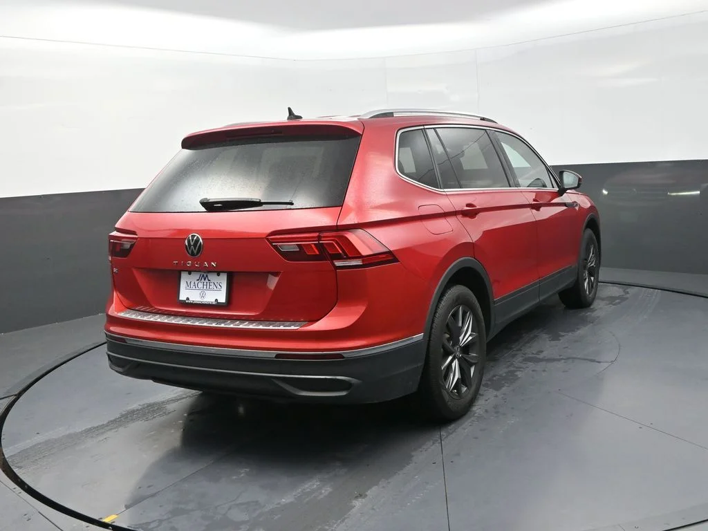 Used 2023 Red Volkswagen 2.0T SE image 10