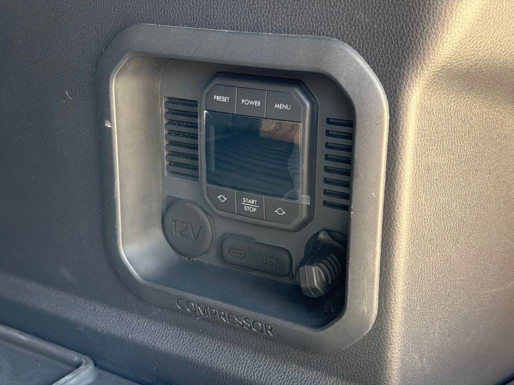 Used 2025 Everest Toyota Hybrid Trailhunter image 39