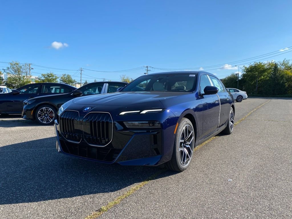 2026 BMW 7 Series 760i xDrive Sedan's photo