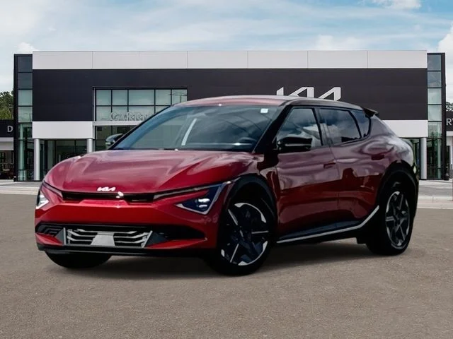 Used 2025 Red Kia Light image 1