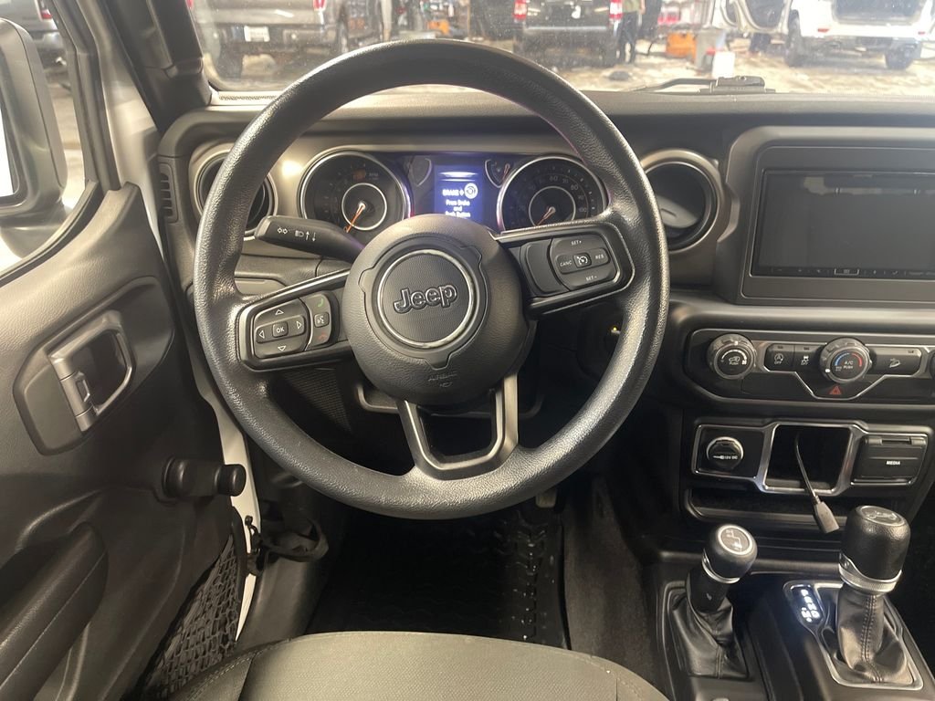 Used 2018 White Jeep Unlimited Sport image 17