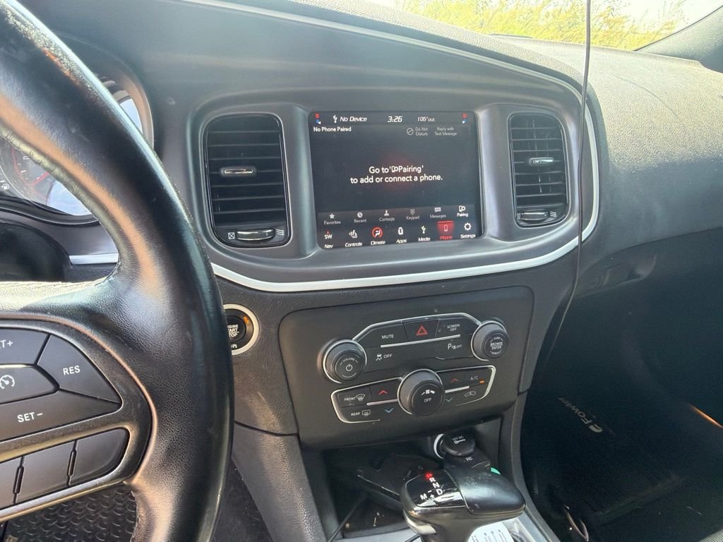 Used 2022 Pitch Black Clearcoat Dodge SXT image 6