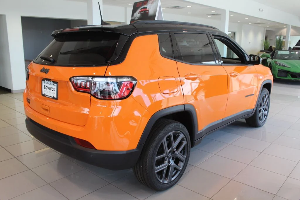New 2026 Joose Exterior Paint Jeep Limited image 3