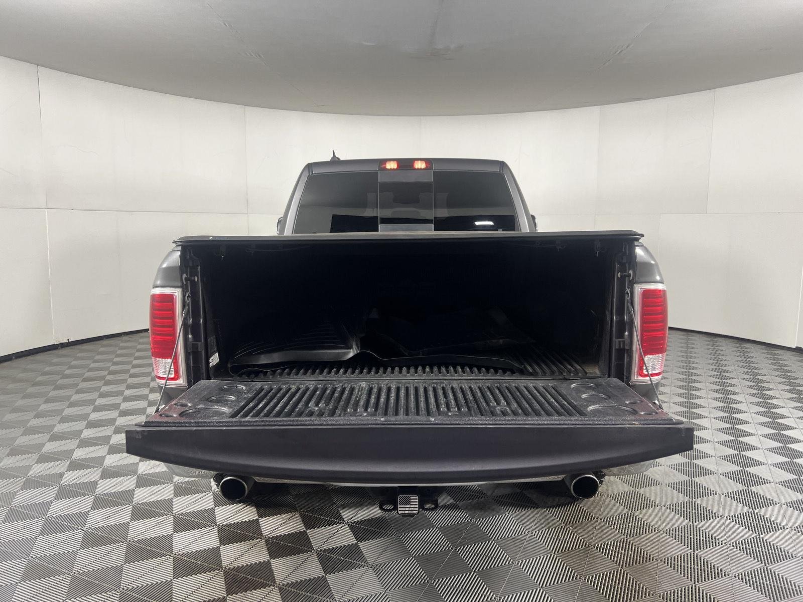 Used 2018  RAM Laramie image 8