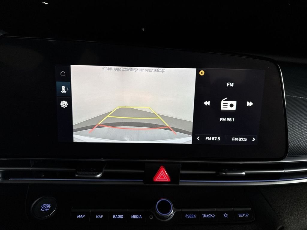 Used 2025 White Hyundai SEL Convenience image 28