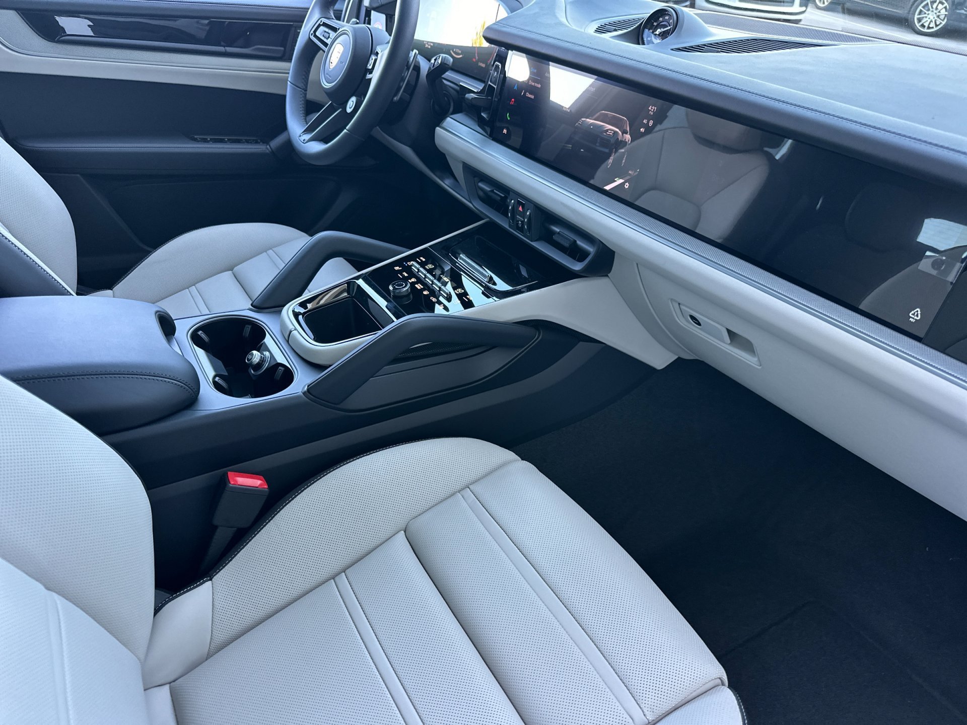 New 2026 Montego Blue Metallic Porsche E-Hybrid image 22