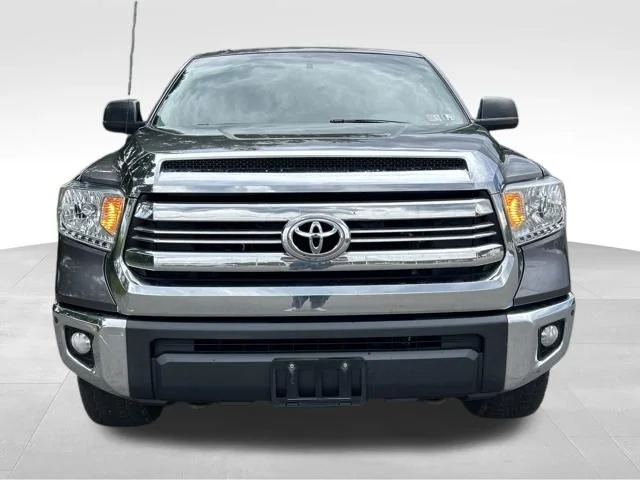 Used 2017 Gray Toyota SR5 image 13