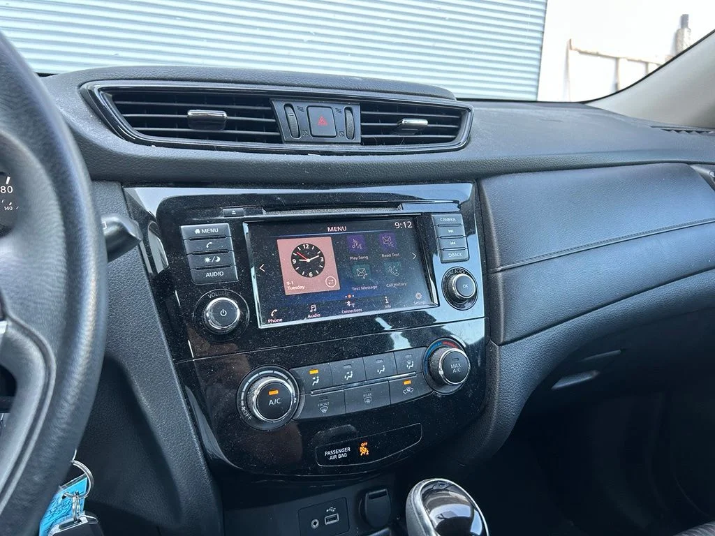 Used 2018 Gray Nissan S image 18