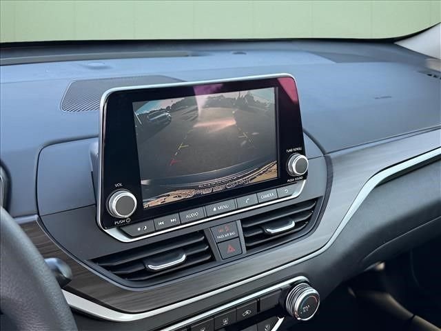 Used 2024 Gray Nissan 2.5 SV image 25
