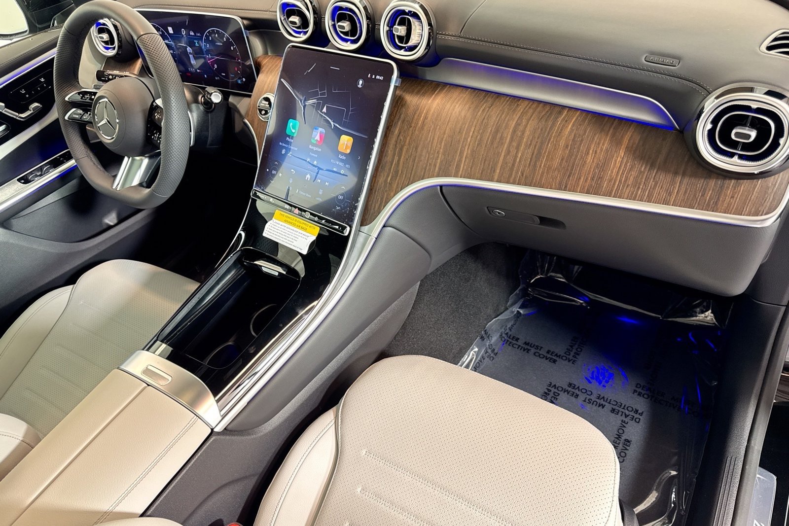 New 2026 Obsidian Black Metallic Mercedes-Benz GLC 300 image 27