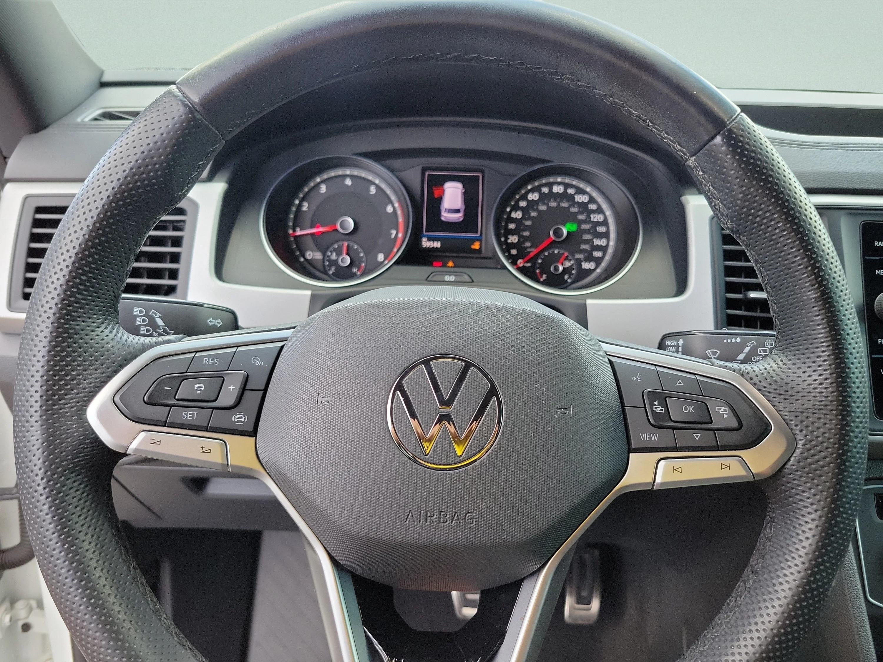 Used 2021  Volkswagen 3.6L V6 SE w/Technology R-Line image 25