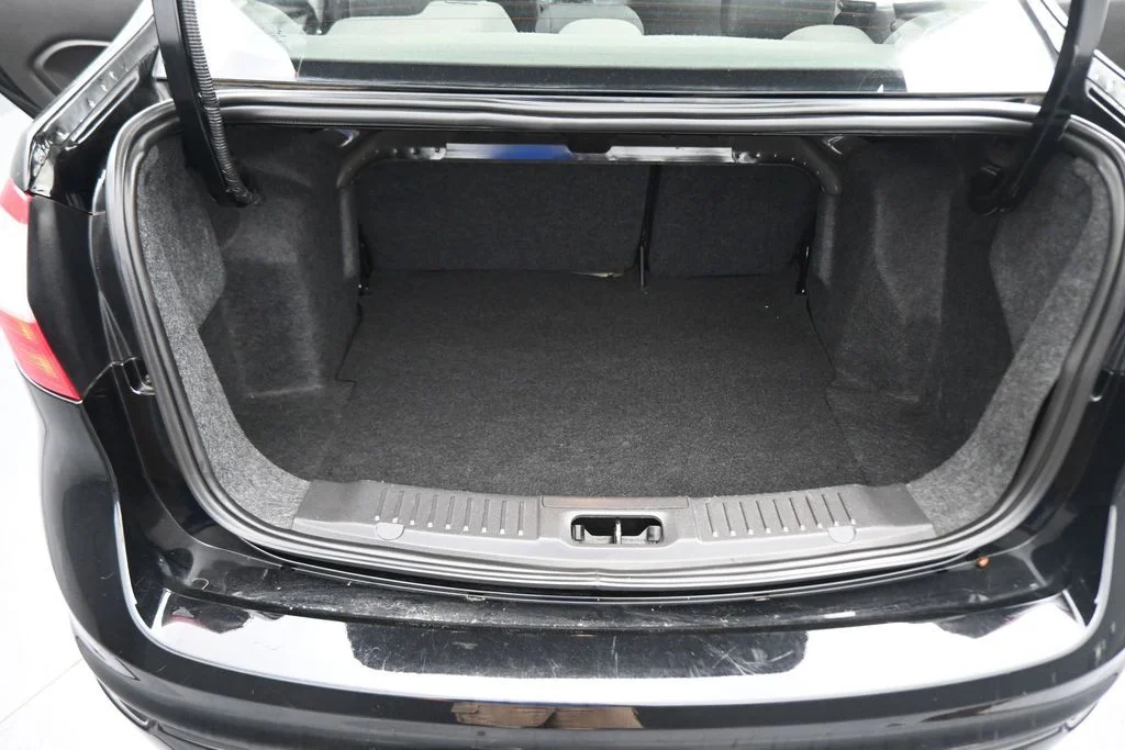 Used 2019 Black Ford S image 41