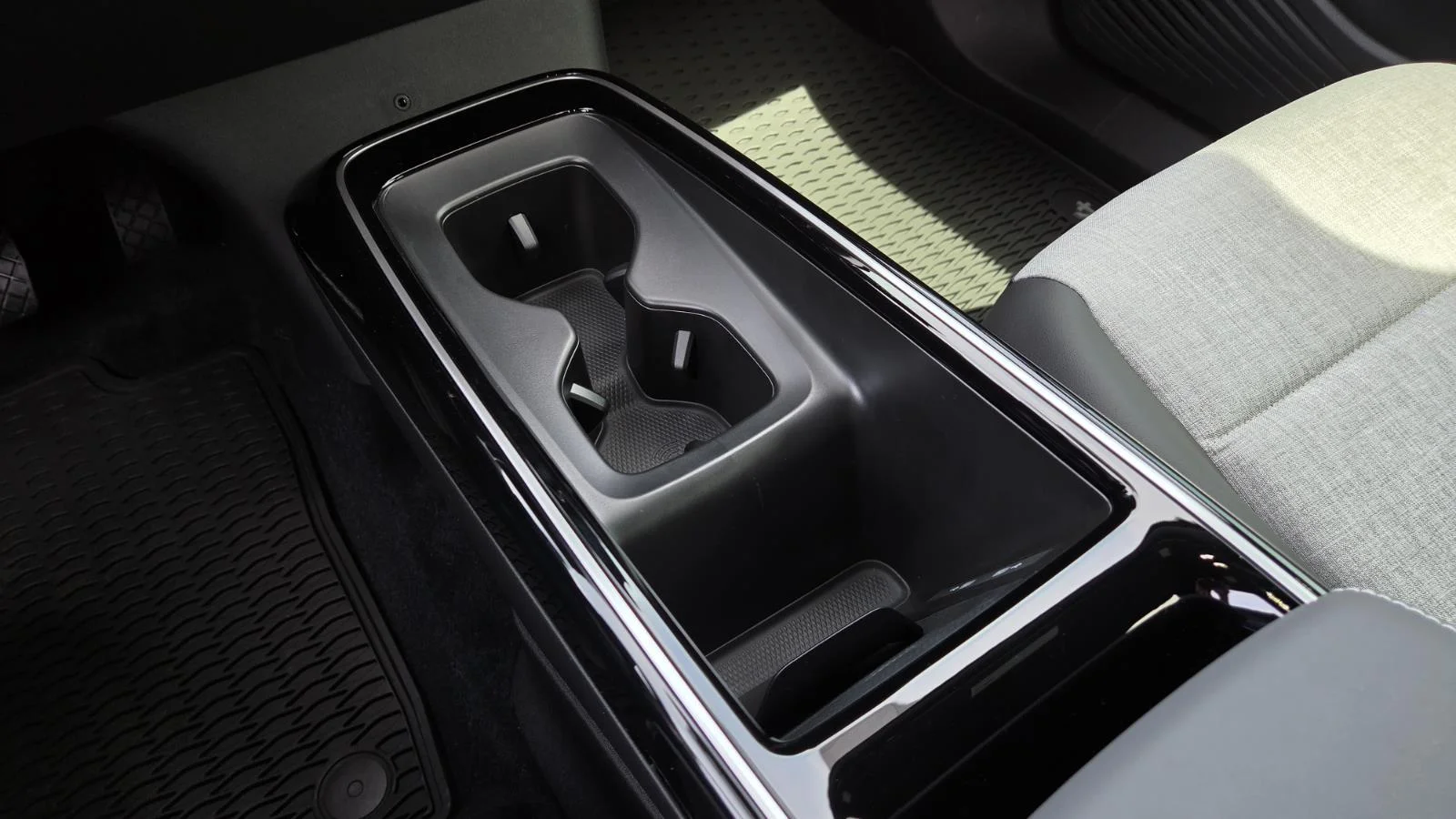 New 2026 Opal White Pearl Volkswagen Pro image 32